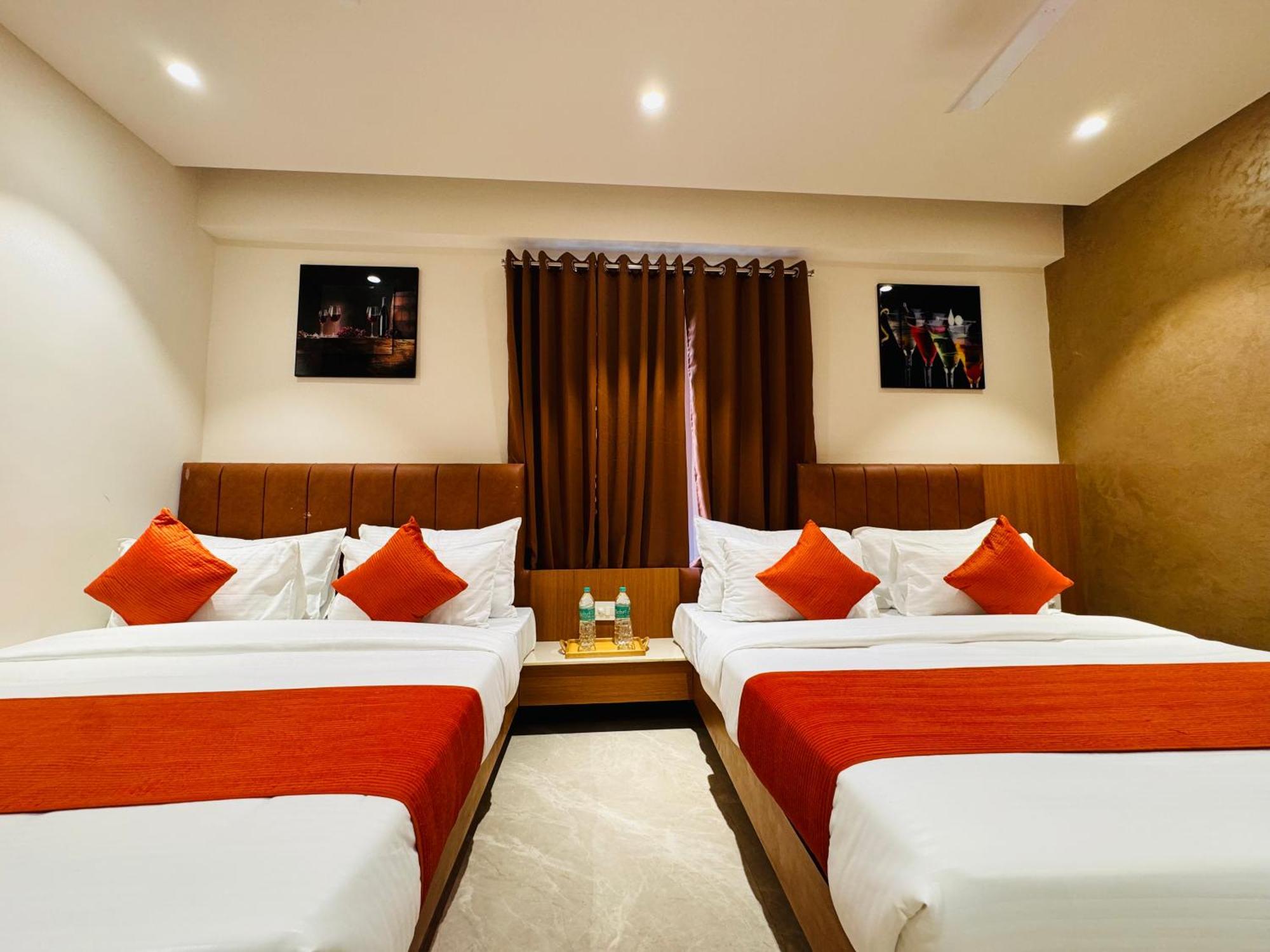 Hotel Rudhav Palace Удджайн Екстер'єр фото