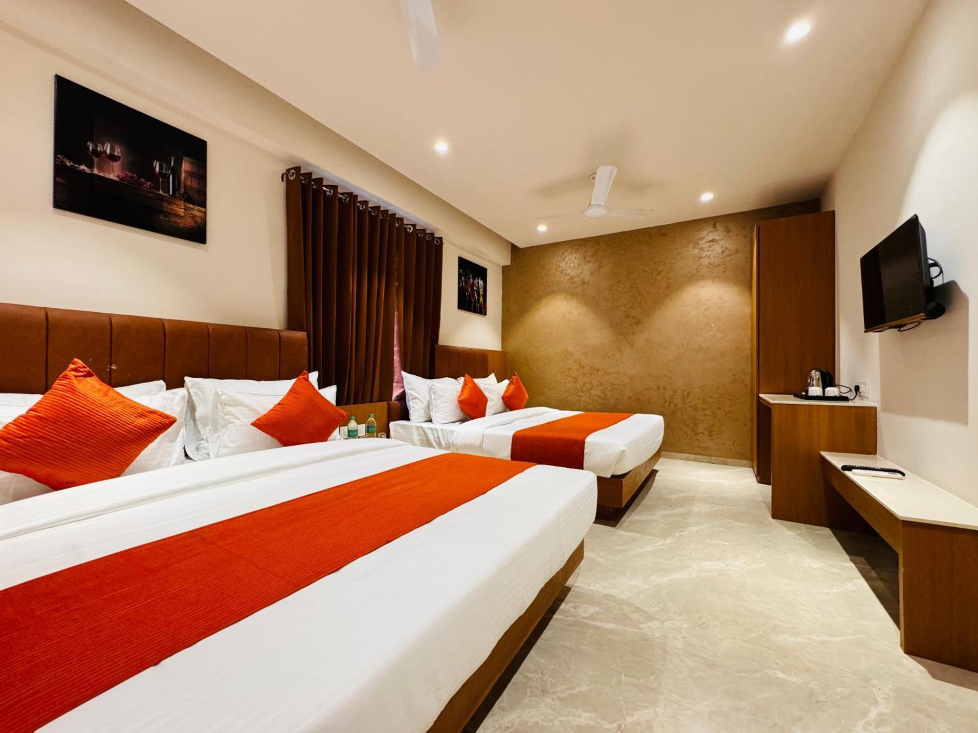 Hotel Rudhav Palace Удджайн Екстер'єр фото